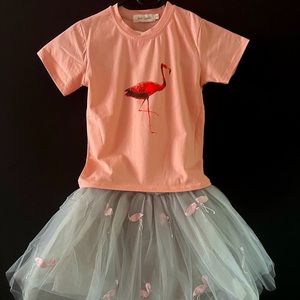 Two piece T-shirt skirt set for girls.